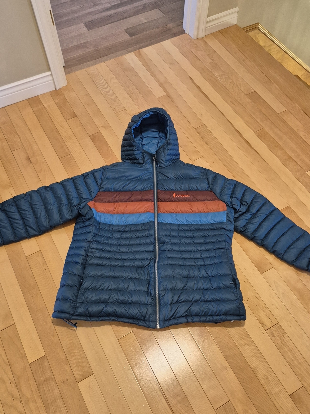 Fuego COTOPAXI  Down  Hooded Down Jacket Ladies 2x NWOT